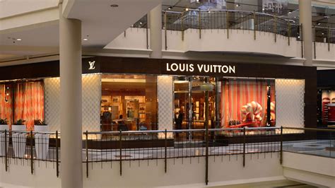 louis vuitton location